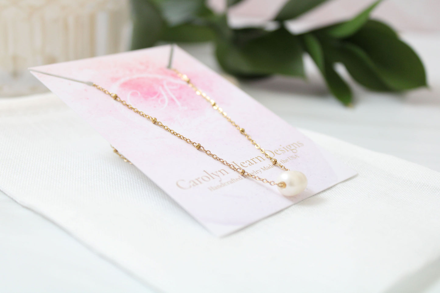 Glow Pearl Necklace in Gold
