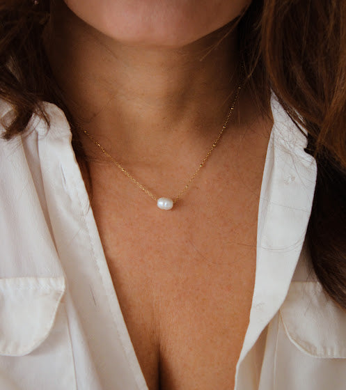 Glow Pearl Necklace in Gold