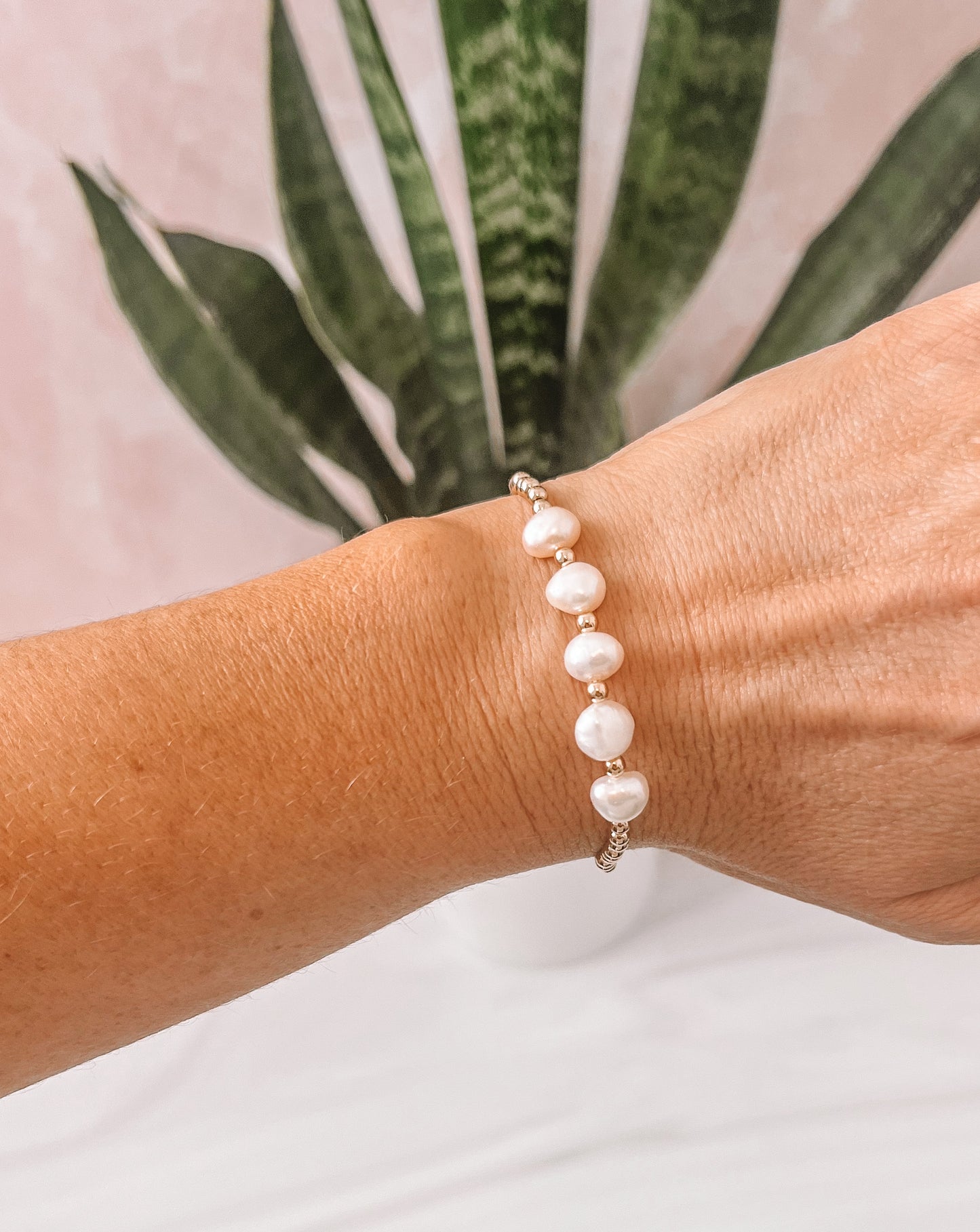 Dreamy Pearl Bracelet