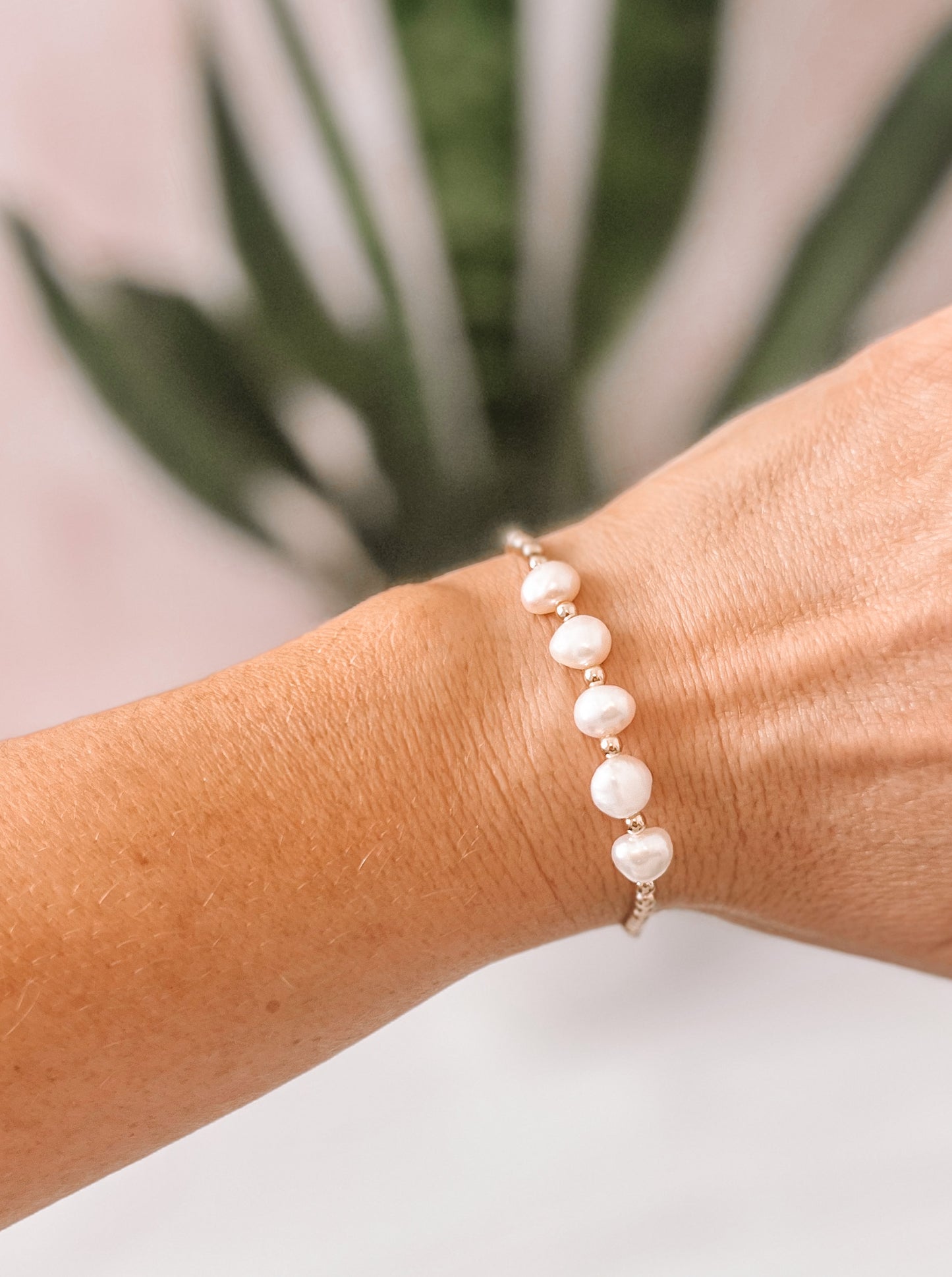 Dreamy Pearl Bracelet