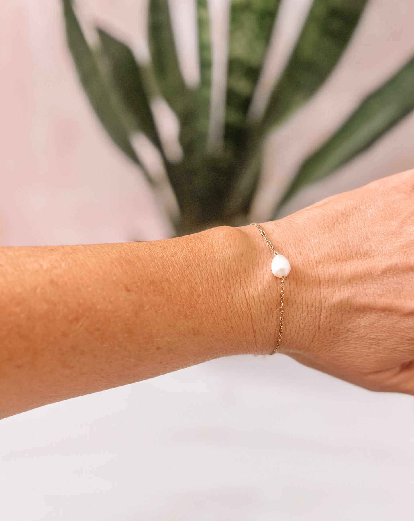 Glow Pearl Bracelet